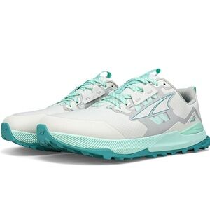 Altra Athletic Shoes White and Turquoise Trail-Ready Design